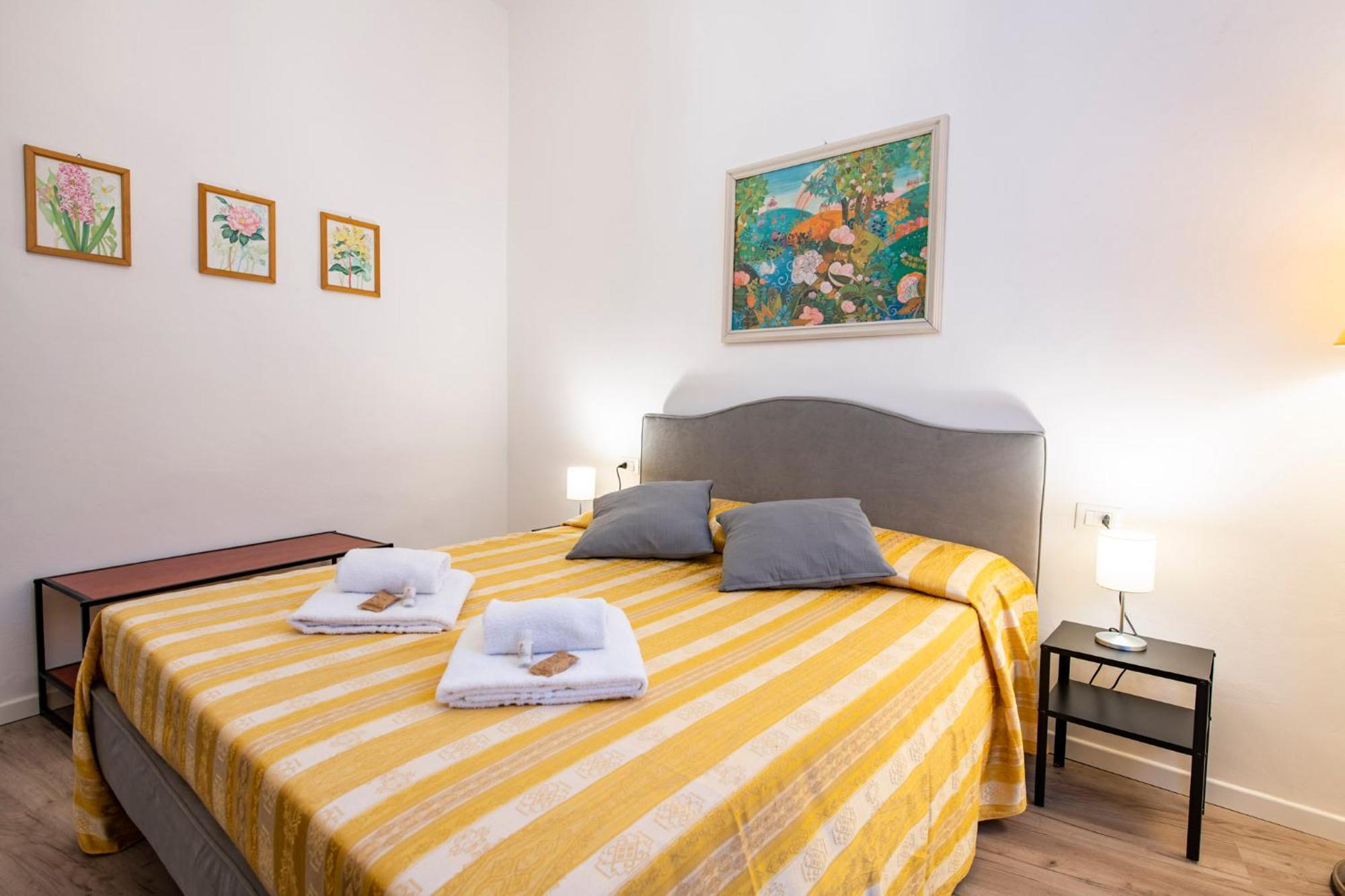 Mamo Florence - Borgo Santa Croce Apartment Luaran gambar