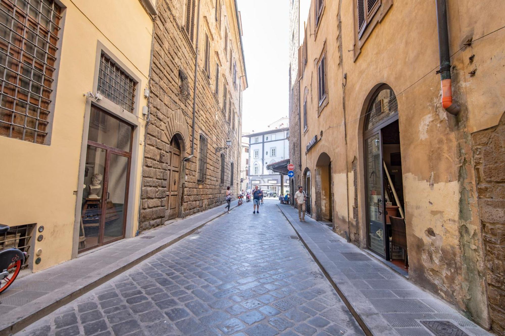Mamo Florence - Borgo Santa Croce Apartment Luaran gambar